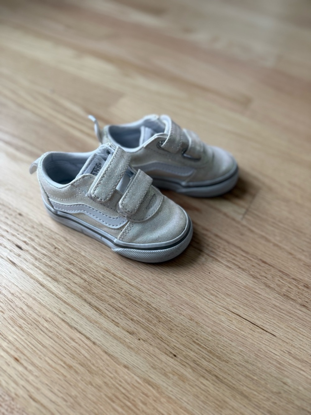 Vans Toddler Size 5 Glitter Old Skool V Sneakers Hook Loop White